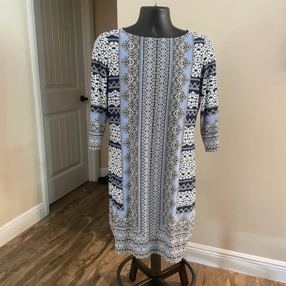 Dress - Picture 3 of 4